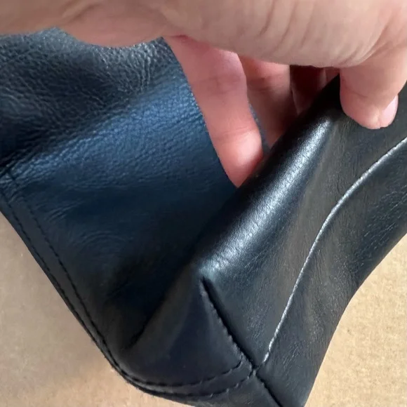 VGUC Madewell black zip-top transport crossbody bag - Picture 6 of 14